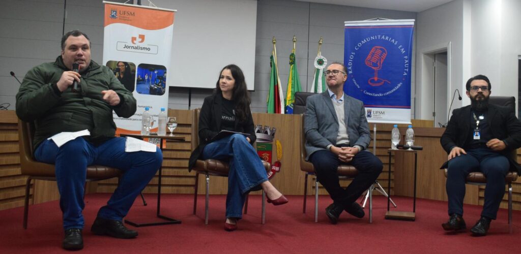 UFSM/FW reúne Justiça Eleitoral, estudantes e jornalistas para debater desinformação nas eleições